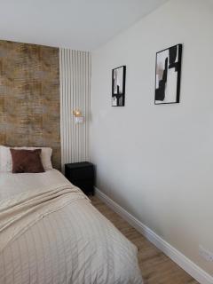 Connsbrook House- Stylish 2 Bed NITB approved close to city - Belfast - 7