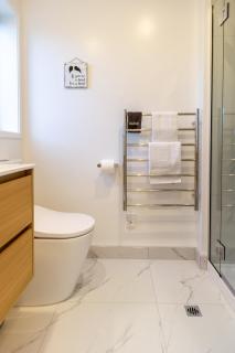 Bright & New Studio Unit Walk to Town - Christchurch - 2