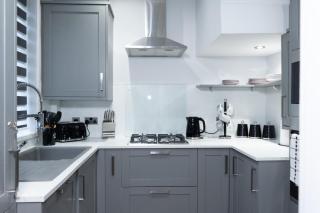 3 bedroom house - Walsden - 9