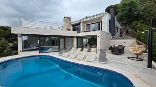Beachfront villa - comfort and breathtaking views - Lloret de Mar - 9