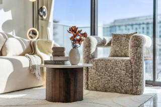 Elegant 1-Bed with Pool, Gym, Parking and Balcony - 1