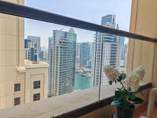 Stunning 5 plus 1 BR Apartment on JBR Beach with Marina View on High Floor Plus Maid's Room, Near Mall, Metro & Cinemas - By Sunkissed Holiday Homes - 5