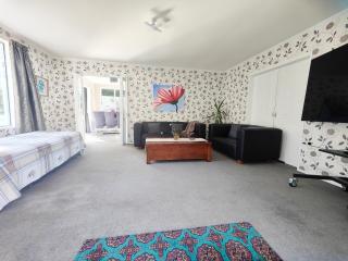 big sale was 258 now from 138 for 2or3 bedrooms - Wellington - 9