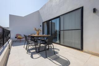 Stylish Side Seaview Penthouse By Quicktrips - St Paul's Bay - 4