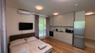 Air conditioned 1 room Apartment, with garden, new building - Bratislava - 5