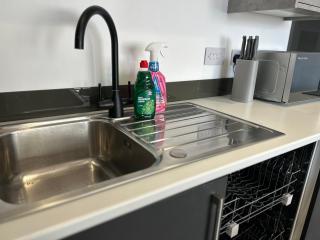 Hull NEW Central Apartment 15 UNITS AVAILABLE - 8