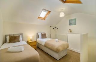 NEW 6-bed house close to Anfield Stadium & City - Liverpool - 1