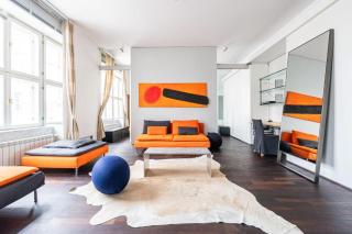 Town Hall Square view Design Apartment - 9