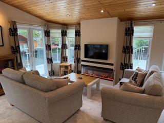 Acorn Lodge - 2