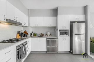 2 bedroom apartment in bustling and convenient Redfern - Sidney - 7