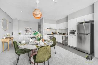 2 bedroom apartment in bustling and convenient Redfern - Sidney - 2