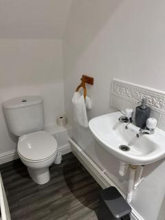 Rushden HUGE 6 Bed house with driveway - Higham Ferrers - 8