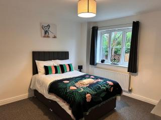 Rushden HUGE 6 Bed house with driveway - Higham Ferrers - 7