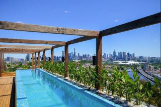 Yarra House Apartment with stunning views - 9