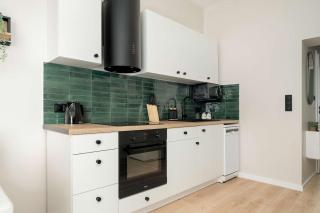 Bright Apartment close to the Old Market Square in Poznań by Noclegi Renters - Poznań - 8