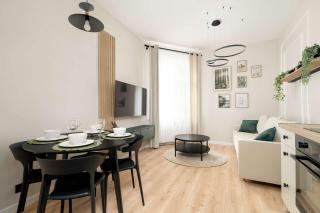 Bright Apartment close to the Old Market Square in Poznań by Noclegi Renters - Poznań - 7