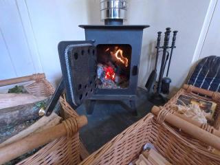 Haslemere - Cabin - Sleeps 2 - Parking - Garden - Bristol - 3