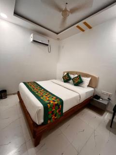 Aaditya Inn Rooms & Banquet hall - Hinjewadi - 0