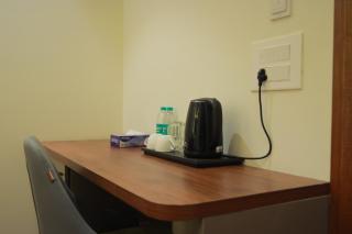 BlueNeck Hotel Near Fortis Hospital Millennium City Centre - Gurgaon - 1