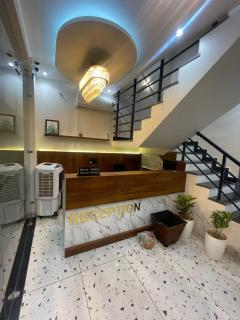 Hotel Alpine Inn - Dera Bassi - 9