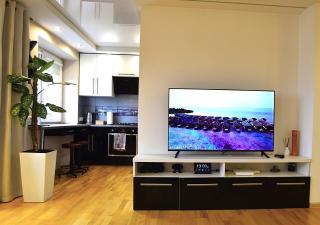 Central Apartment with Fireplace & Cathedral View - 3