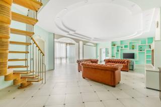 17 Deribasivska 4-room Apartment - 0