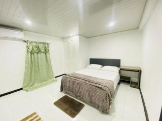 New Modern Apartment - Georgetown - 6
