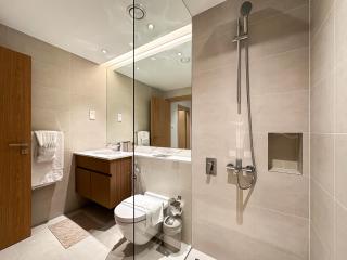 Chic 1BR on La Mer Upgraded & Elegant - 8