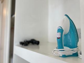 Luxury Condo with River Views Sleeps 6 - Manchester - 7