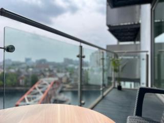 Luxury Condo with River Views Sleeps 6 - Manchester - 2