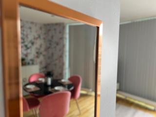 Luxury Condo with River Views Sleeps 6 - Manchester - 1