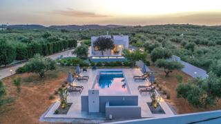 Nostra Terra Villa, 2-acre Secluded Nature Escape, By ThinkVilla - Perama - 3