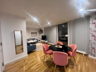 Luxury Condo with River Views Sleeps 6 - Manchester - 0