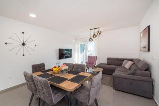 Apartment Vista Mare 1 with heated pool - 8