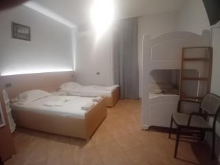 Zina Rooms 1 minute away from the beach - Durazzo - 8