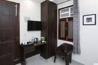 Hotel O The Signature Inn - Indirapuram - 0