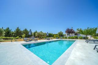 Nostra Terra Villa, 2-acre Secluded Nature Escape, By ThinkVilla - Perama - 7
