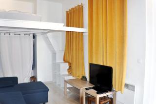 Studio for 2 with balcony - near the beach - 8