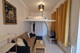 Studio for 2 with balcony - near the beach - 5