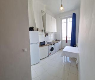 Studio for 2 with balcony - near the beach - 4