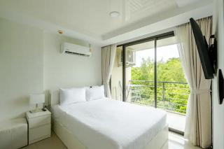 Room 402 Rawai Beach Condo - 5