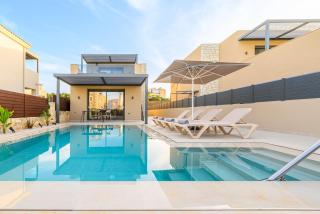 Petrus Luxury Villas in Old Hersonissos - 3 Bedrooms & 3 Bathrooms - Chersónissos - 9
