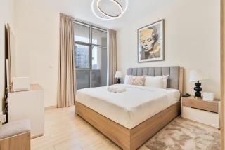 Modern 2BR with Private Terrace, Pool and Gym Access - 9