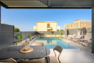 Petrus Luxury Villas in Old Hersonissos - 3 Bedrooms & 3 Bathrooms - Chersónissos - 2