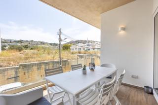 Spacious, Bright&Terrace Views Home by QuickTips - Baħar iċ-Ċagħaq - 0
