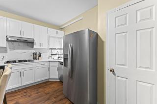 Totally Renovated 3Br Apartment - Newton - 7