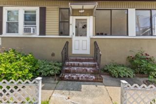 Totally Renovated 3Br Apartment - Newton - 6