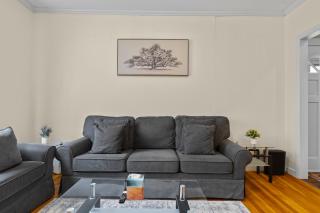 Totally Renovated 3Br Apartment - Newton - 0