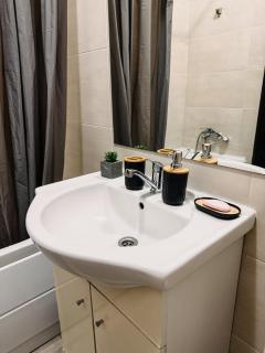 Warmy & Modern 2 Room Apartment, AB Homes - Central, Close to Palas & Iulius Mall - Elevator - Factura - Iaşi - 5