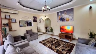 Ultra Home Apartment - - 5